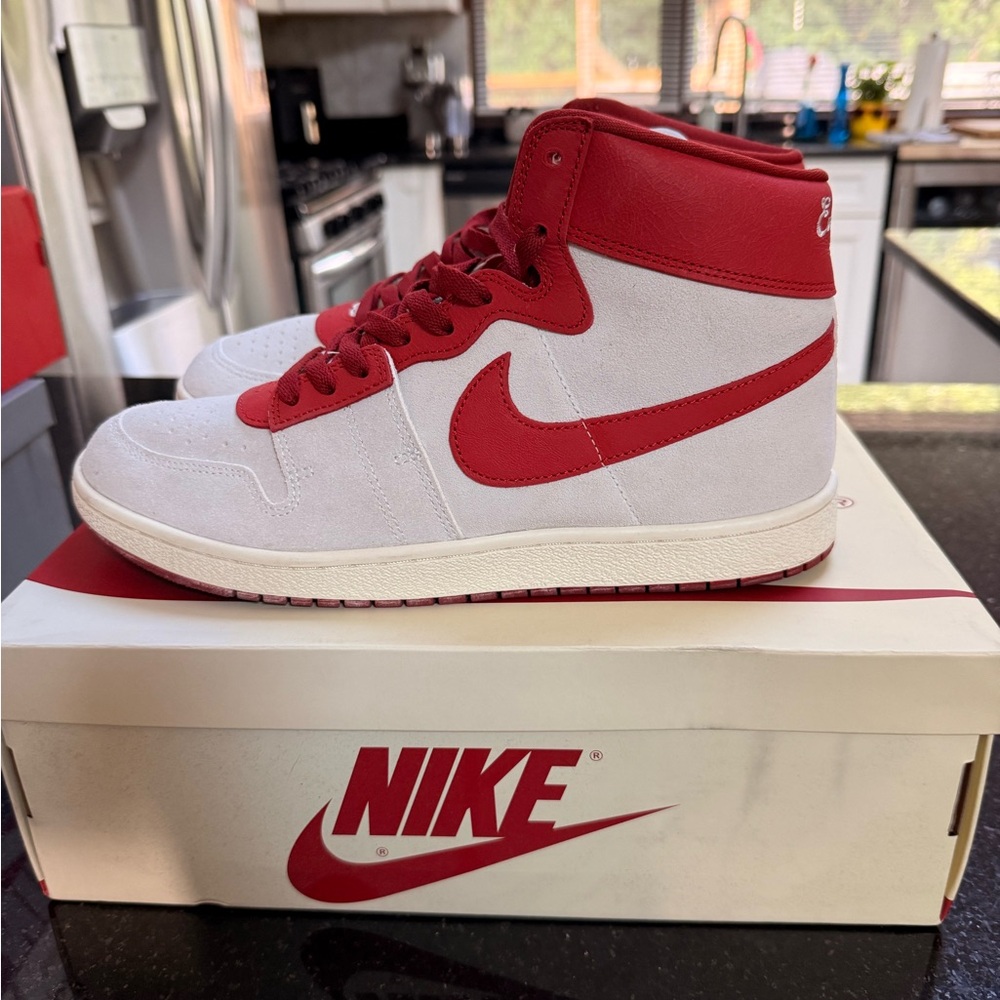 Jordan AIRSHIP PE SP EVERY GAME DUNE RED NEW 12m